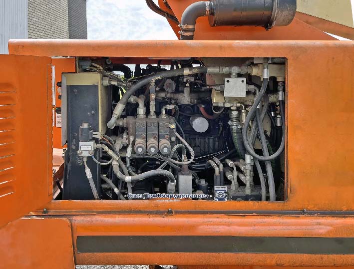 JLG 40H отсек с двигателем
